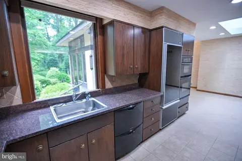 Kitchen - 2404 Laurel Bush Rd, Abingdon, MD 21009 photo 4 of 5
