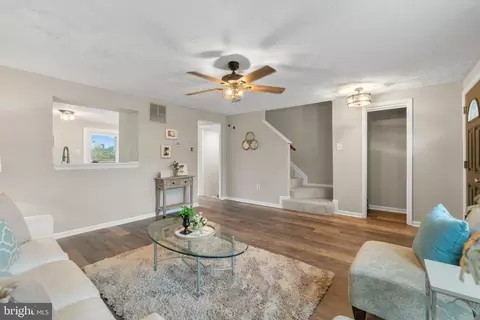 Living - 3339 Garrison Cir, Abingdon, MD 21009 photo 2 of 7