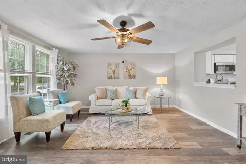 Living - 3339 Garrison Cir, Abingdon, MD 21009 photo 3 of 7