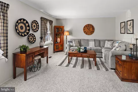 677 Towne Ctr, Joppa, MD 21085 photo 10