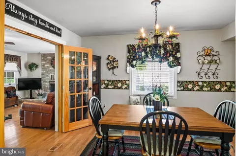 677 Towne Ctr, Joppa, MD 21085 photo 15