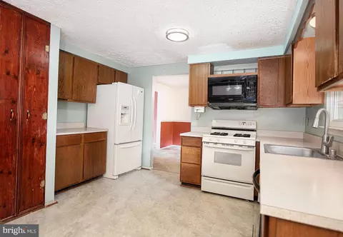 Kitchen - 2734 Parallel Path, Abingdon, MD 21009 photo 1 of 2