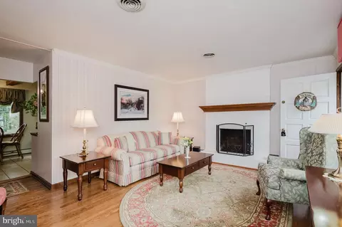 Living - 1321 Murgatroyd Rd, Fallston, MD 21047 photo 4 of 8