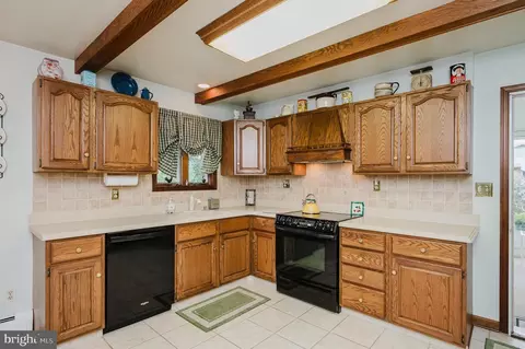 Kitchen - 1321 Murgatroyd Rd, Fallston, MD 21047 photo 2 of 6