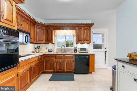 Kitchen - 809 Old Joppa Rd, Joppa, MD 21085 photo 3 of 4