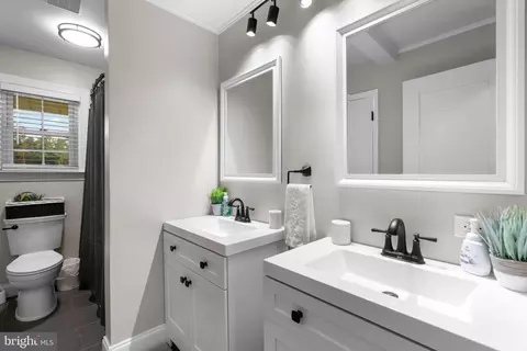 Bath - 809 Old Joppa Rd, Joppa, MD 21085 photo 1 of 2