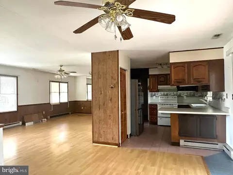 305 Chandler Ct, Joppa, MD 21085 photo 2