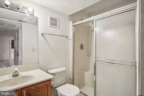 Bath - 1828 Mitchell Dr, Aberdeen, MD 21001 photo 4 of 4