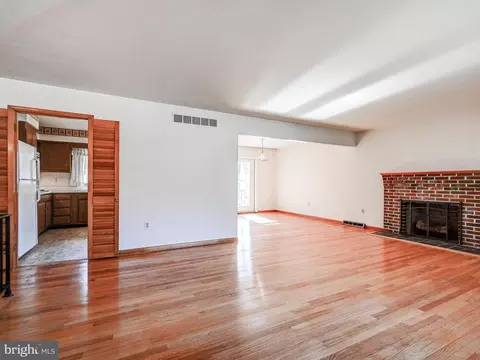 Living - 405 Stoney Ter, Fallston, MD 21047 photo 2 of 7