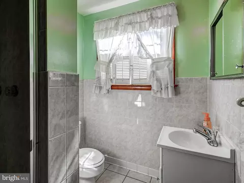 Bath - 405 Stoney Ter, Fallston, MD 21047 photo 2 of 2