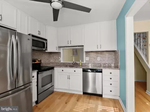 Kitchen - 3 G Neptune Dr, Joppa, MD 21085 photo 5 of 5