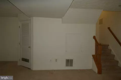 Living - 552 Macintosh Cir, Joppa, MD 21085 photo 3 of 4