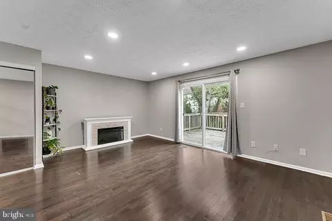 Living - 1014 Agate Dr, Edgewood, MD 21040 photo 3 of 6