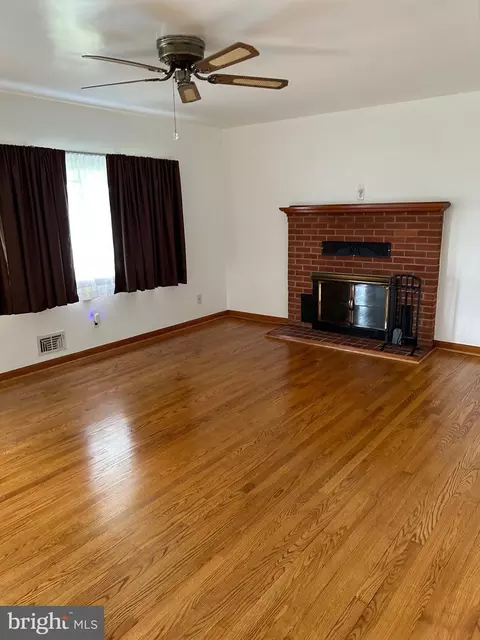 2523 Mountain Rd, Joppa, MD 21085 photo 3