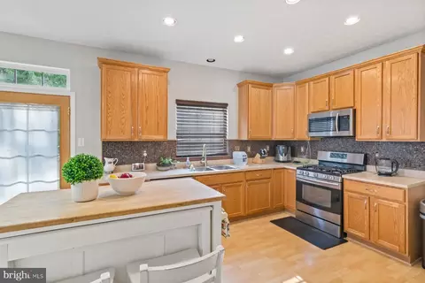 Kitchen - 304 Ahern Dr, Edgewood, MD 21040 photo 2 of 2