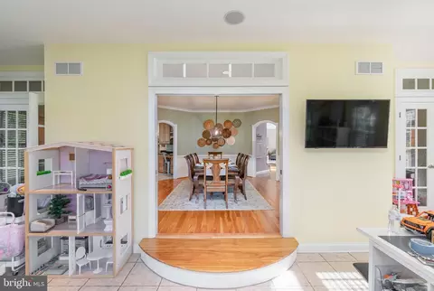 Entry Way - 1606 Angleside Rd, Fallston, MD 21047 photo 6 of 7