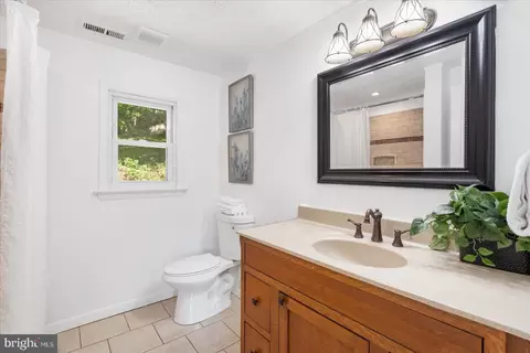 Bath - 2806 Harford Rd, Fallston, MD 21047 photo 2 of 5