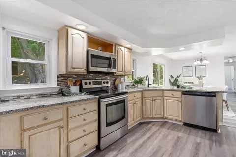 Kitchen - 2806 Harford Rd, Fallston, MD 21047 photo 4 of 6