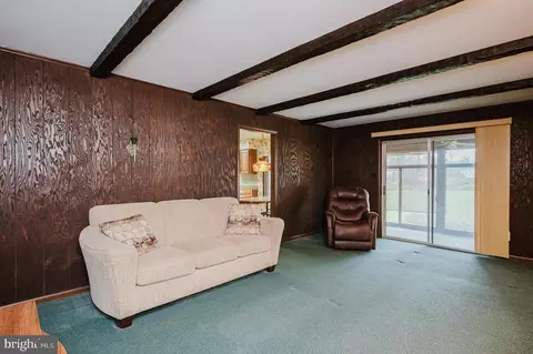 Living - 2602 Greene Ln, Fallston, MD 21047 photo 3 of 6