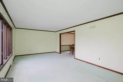 Living - 2602 Greene Ln, Fallston, MD 21047 photo 5 of 6