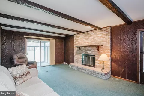 Living - 2602 Greene Ln, Fallston, MD 21047 photo 1 of 6