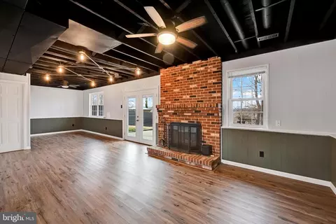 Living - 3034 Sounding Dr, Edgewood, MD 21040 photo 3 of 4
