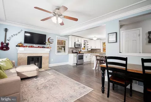 Entry Way - 409 Timber Ln, Joppa, MD 21085 photo 1 of 2