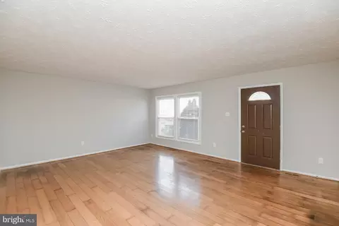 Living - 32 Court Dr, Joppa, MD 21085 photo 2 of 3