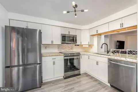 Kitchen - 1347 E Spring Meadow Ct, Edgewood, MD 21040 photo 2 of 3