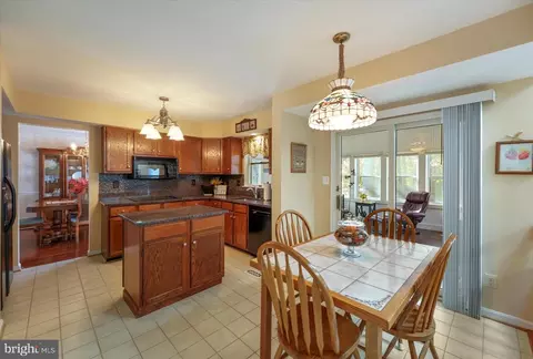 Kitchen - 3012 Cascade Dr, Abingdon, MD 21009 photo 3 of 3