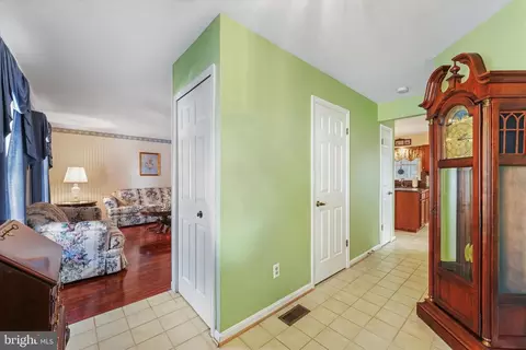 Entry Way - 3012 Cascade Dr, Abingdon, MD 21009 photo 2 of 4