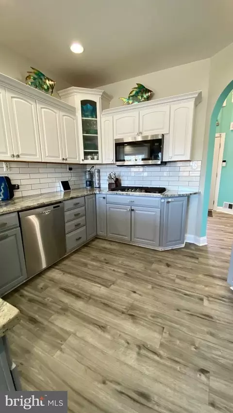 Kitchen - 417 Shore Dr, Joppa, MD 21085 photo 3 of 7