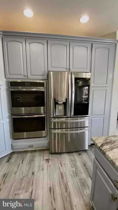 Kitchen - 417 Shore Dr, Joppa, MD 21085 photo 4 of 7