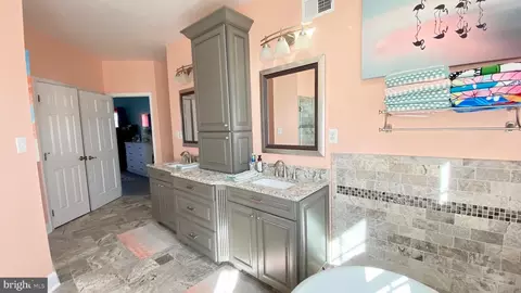 Entry Way - 417 Shore Dr, Joppa, MD 21085 photo 10 of 11