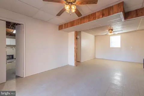 Living - 3040 Ebbtide Dr, Edgewood, MD 21040 photo 9 of 10