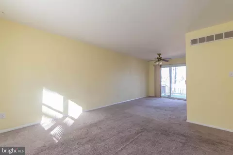 Living - 3040 Ebbtide Dr, Edgewood, MD 21040 photo 3 of 10