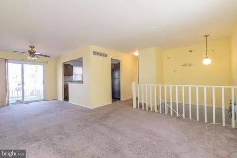 Living - 3040 Ebbtide Dr, Edgewood, MD 21040 photo 2 of 10