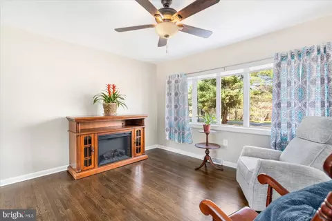 Living - 3729 Sewell Rd, Abingdon, MD 21009 photo 2 of 2