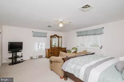 Bedroom - 1303 Mill Creek Rd, Fallston, MD 21047 photo 4 of 11