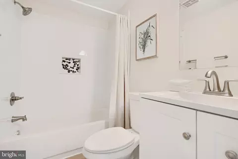 Bath - 600 Shore Dr, Joppa, MD 21085 photo 5 of 8