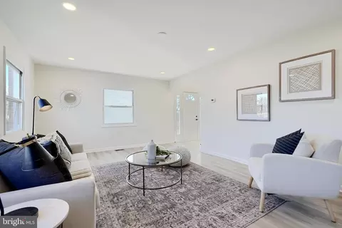 Living - 600 Shore Dr, Joppa, MD 21085 photo 3 of 4