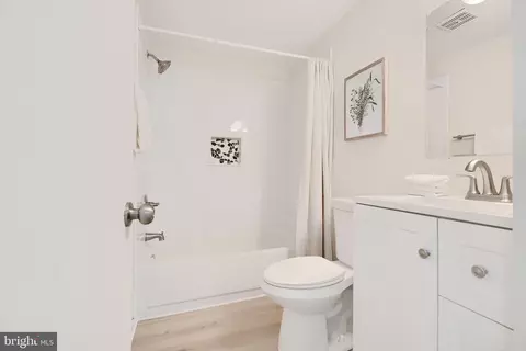 Bath - 600 Shore Dr, Joppa, MD 21085 photo 4 of 8