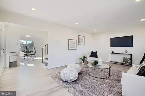 Living - 600 Shore Dr, Joppa, MD 21085 photo 2 of 4
