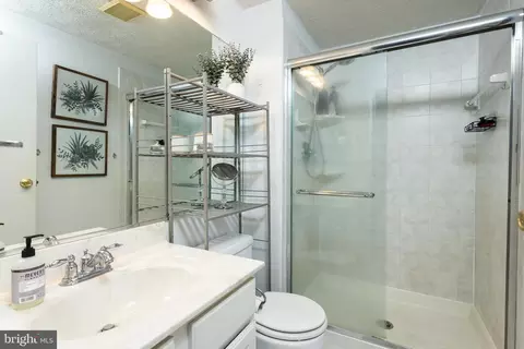 Bath - 62 Boxthorn Rd, Abingdon, MD 21009 photo 1 of 2