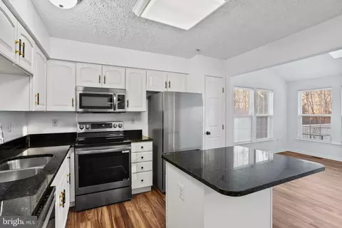 Kitchen - 438 Macintosh Cir, Joppa, MD 21085 photo 2 of 4