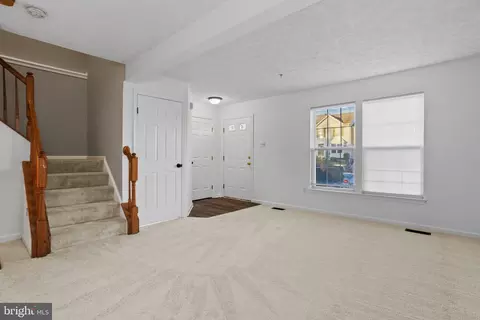 Living - 438 Macintosh Cir, Joppa, MD 21085 photo 2 of 4