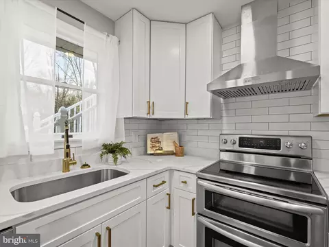 Kitchen - 2201 Cloverdale Dr, Fallston, MD 21047 photo 4 of 5
