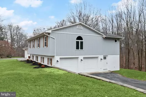Exterior - 2201 Cloverdale Dr, Fallston, MD 21047 photo 11 of 12