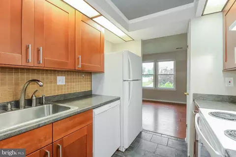 Kitchen - 408 Berkshire Ct, Joppa, MD 21085 photo 3 of 4