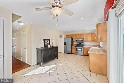Entry Way - 705 Brooke Ct, Joppa, MD 21085 photo 3 of 4